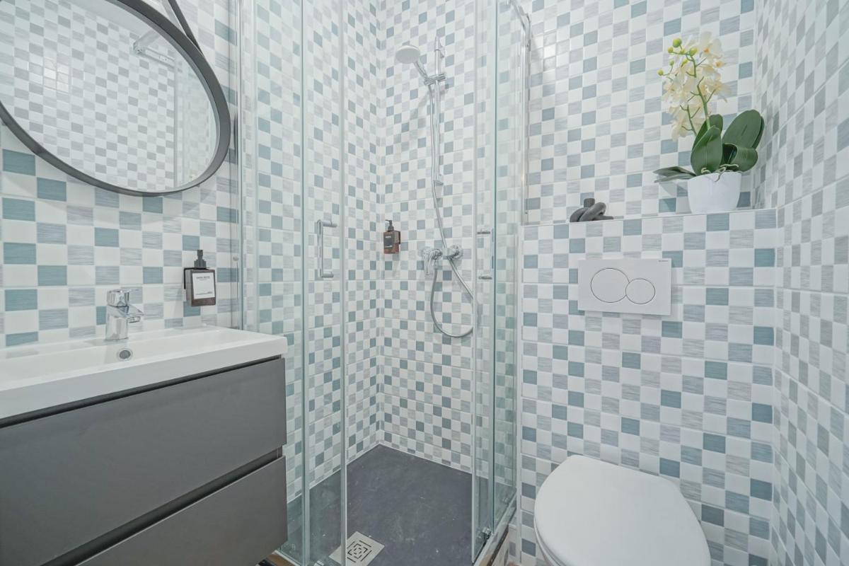 Hotel Trianon Saint Ouen - Housity