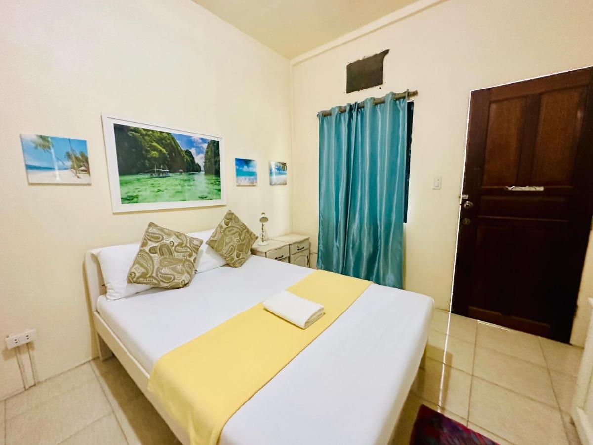 Elena's Comfy Room - Housity