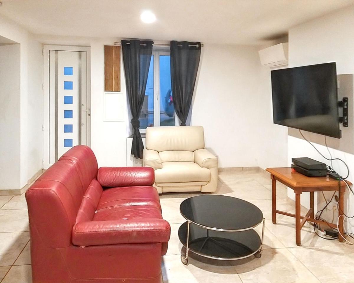 Maison charmante à Crouy-sur-Ourcq avec jardin privé. - Housity