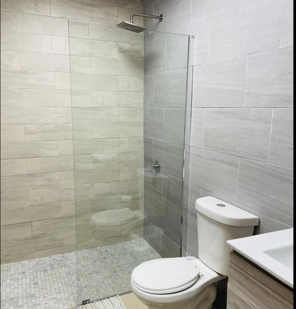 Hollywood Apartments - Housity