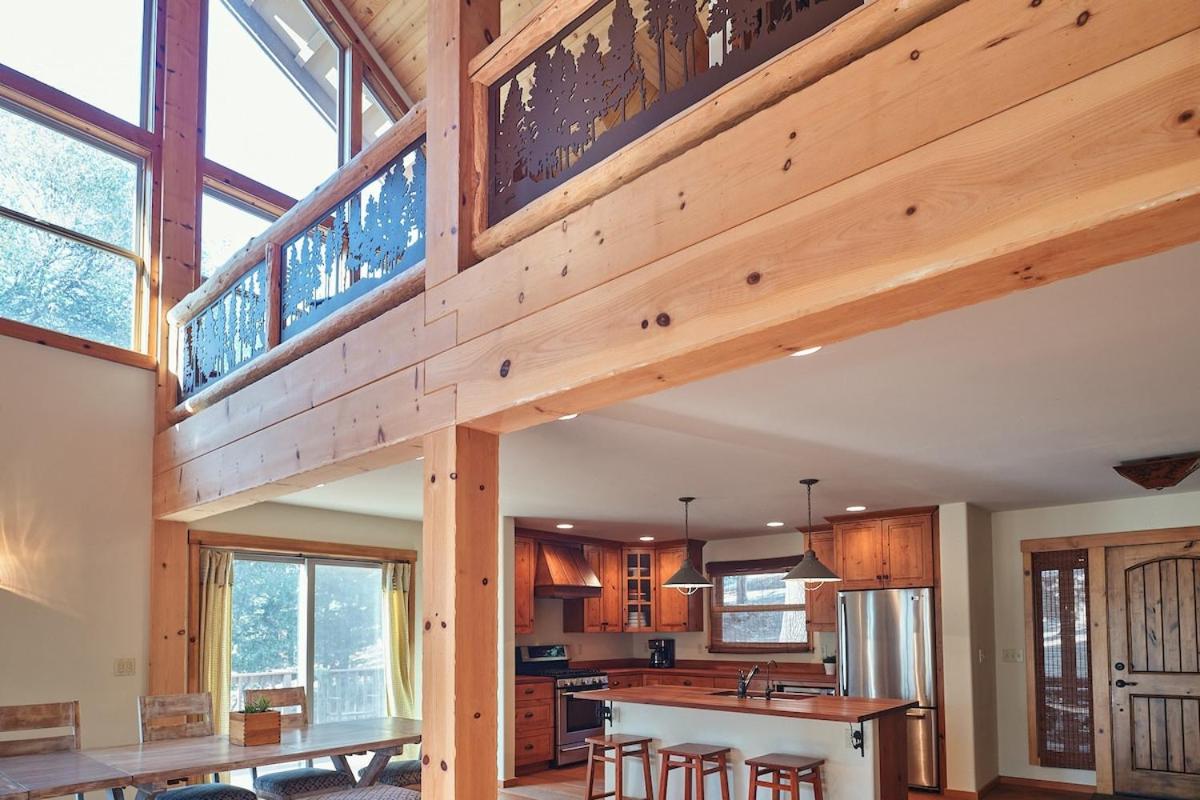 Rare Deluxe Family Cabin - Yosemite & Bass Lake - Housity