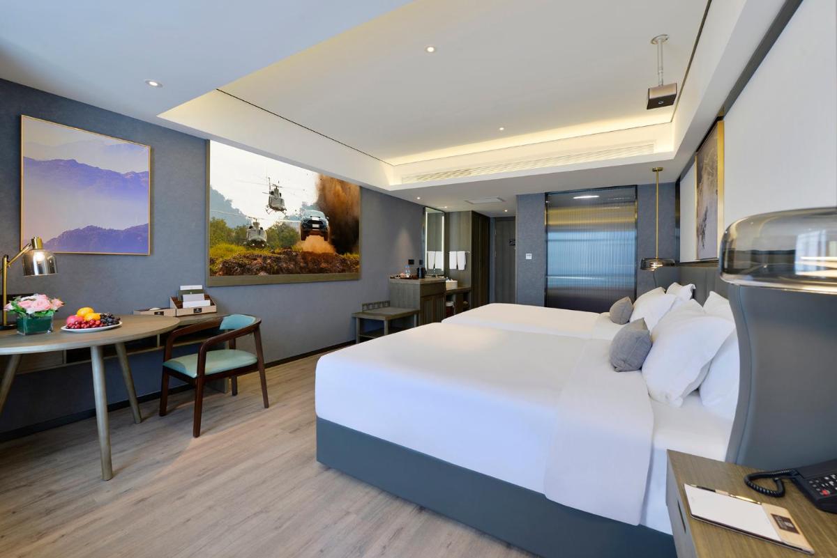 Mehood Lestie, Taiyuan South Railway Station - Housity