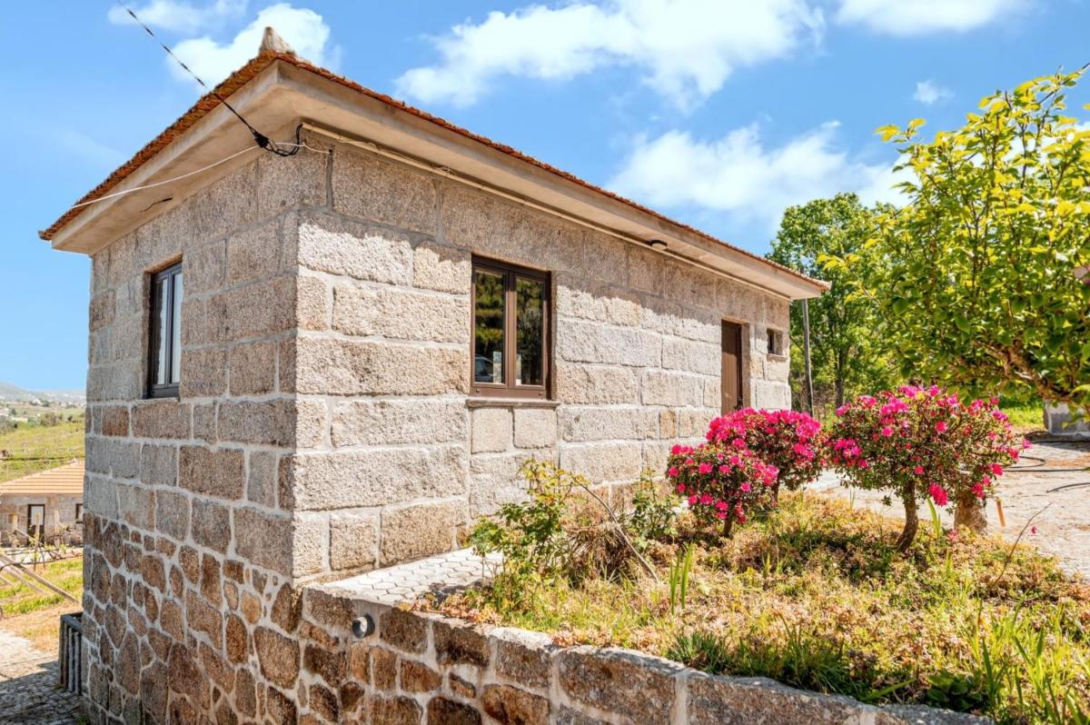 Charming House in Fornos with shared pool - Housity