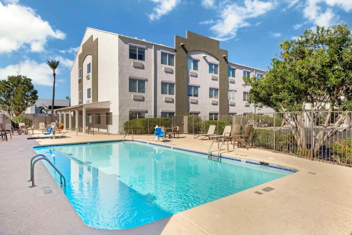Comfort Suites at Tucson Mall - Housity