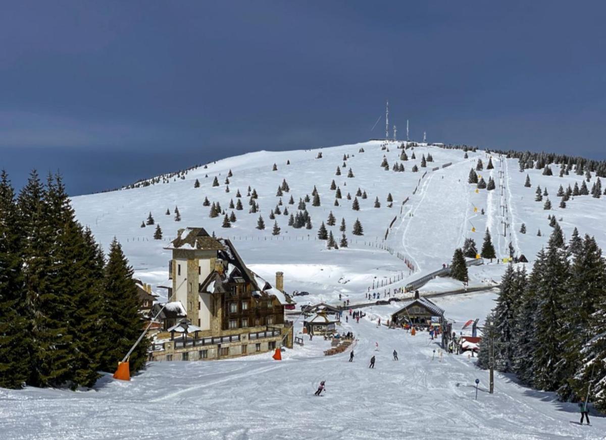 Kopaonik Jaram ski lift slope Karaman - Housity