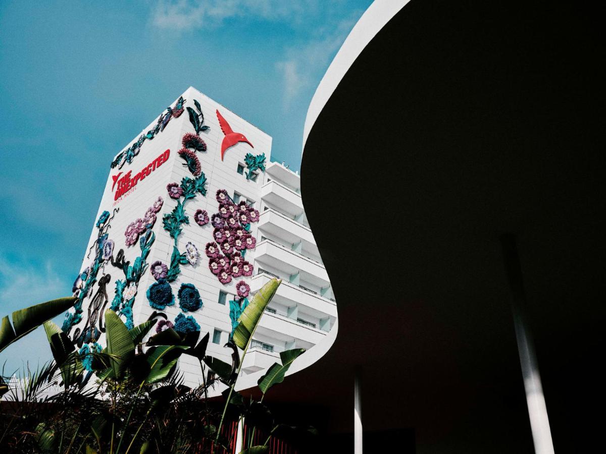 Jardín al aire libre en The Unexpected Ibiza Hotel - Ushuaïa Club entrance included