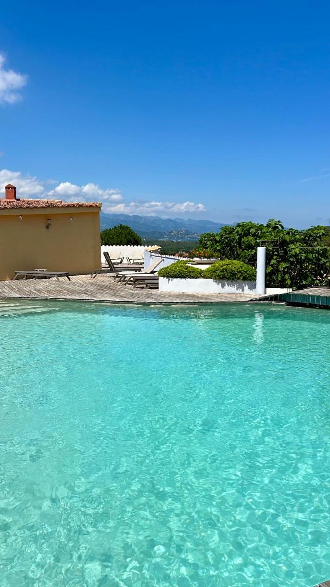 Piscine de l'établissement Le Roc E Fiori Hotel - Teritoria ou située à proximité