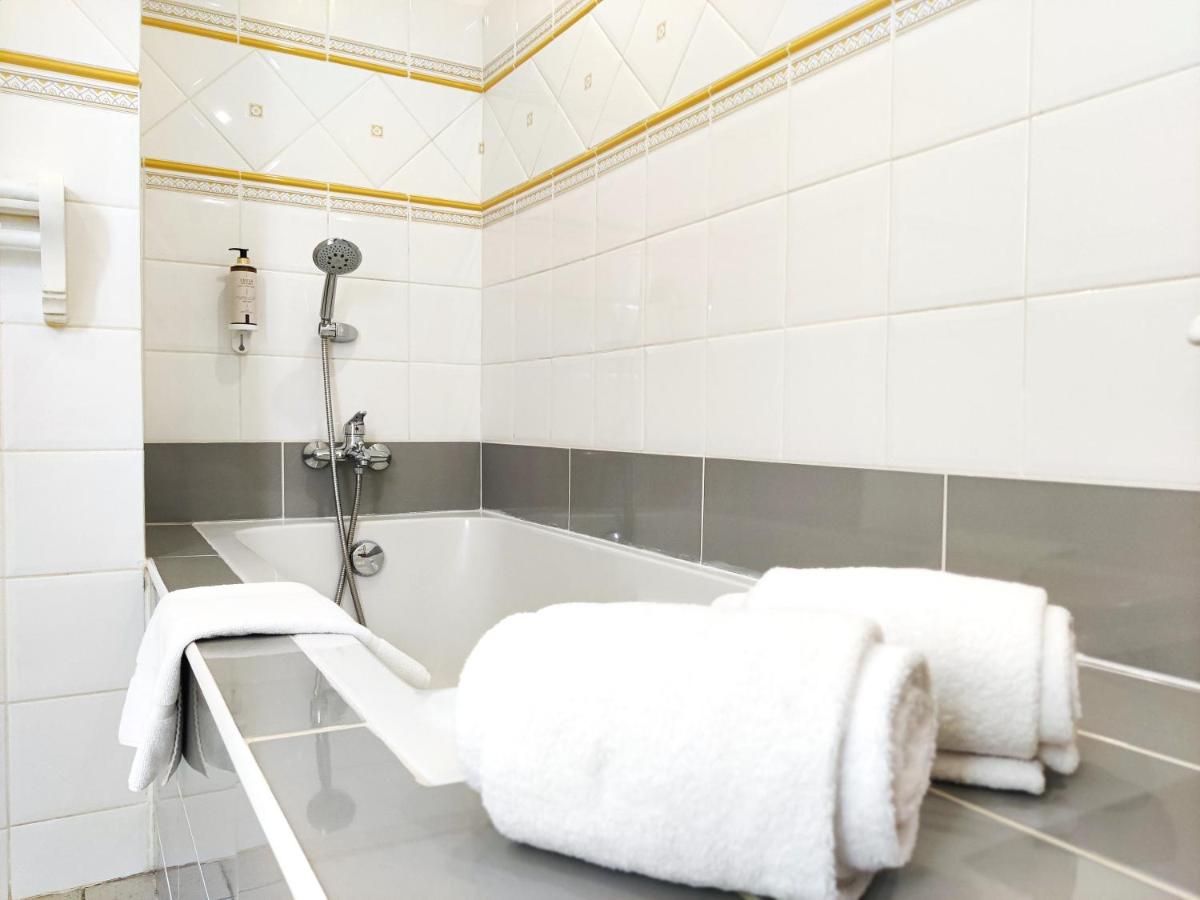 Salle de bains dans l'établissement Le Roc E Fiori Hotel - Teritoria