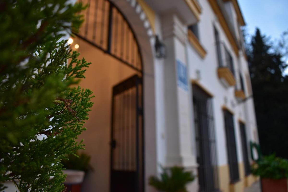 Hotel Humaina - Housity