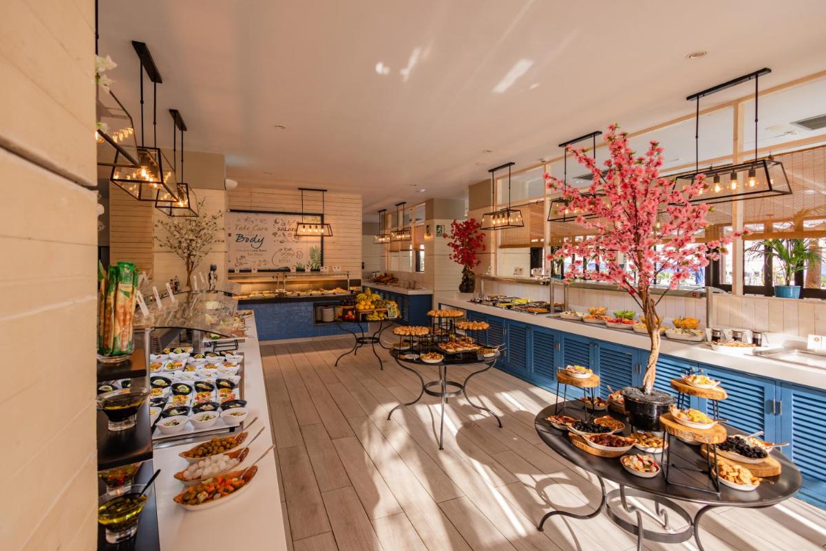 Corallium Beach by Lopesan Hotels - Adults Only - Housity