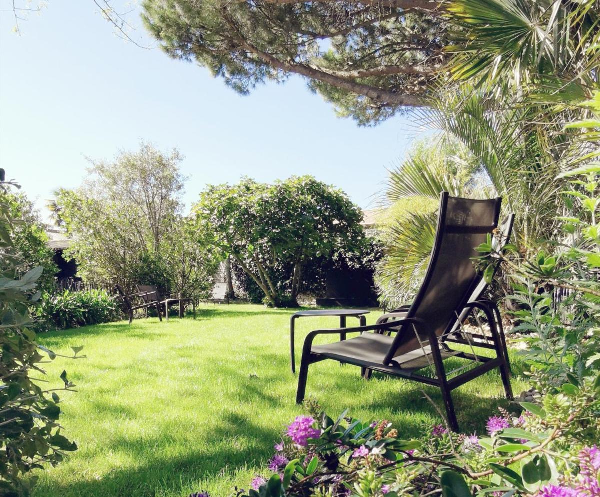 Jardin de l'établissement Le Clos Saint-Martin Hôtel & Spa