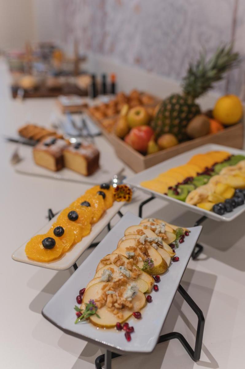 Comida en o cerca de este hotel