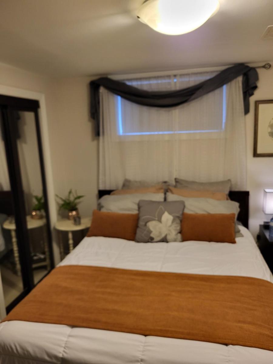 Spacious Suite with fireplace - Housity