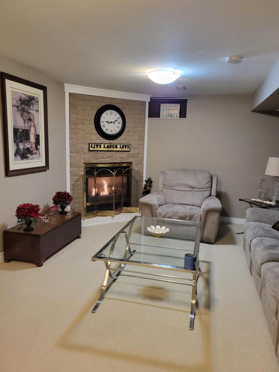 Spacious Suite with fireplace - Housity