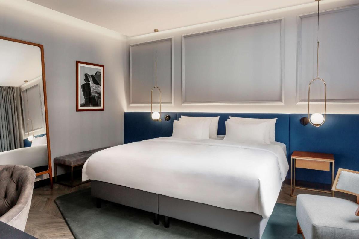 Cama o camas de una habitación en Radisson Collection Bilbao