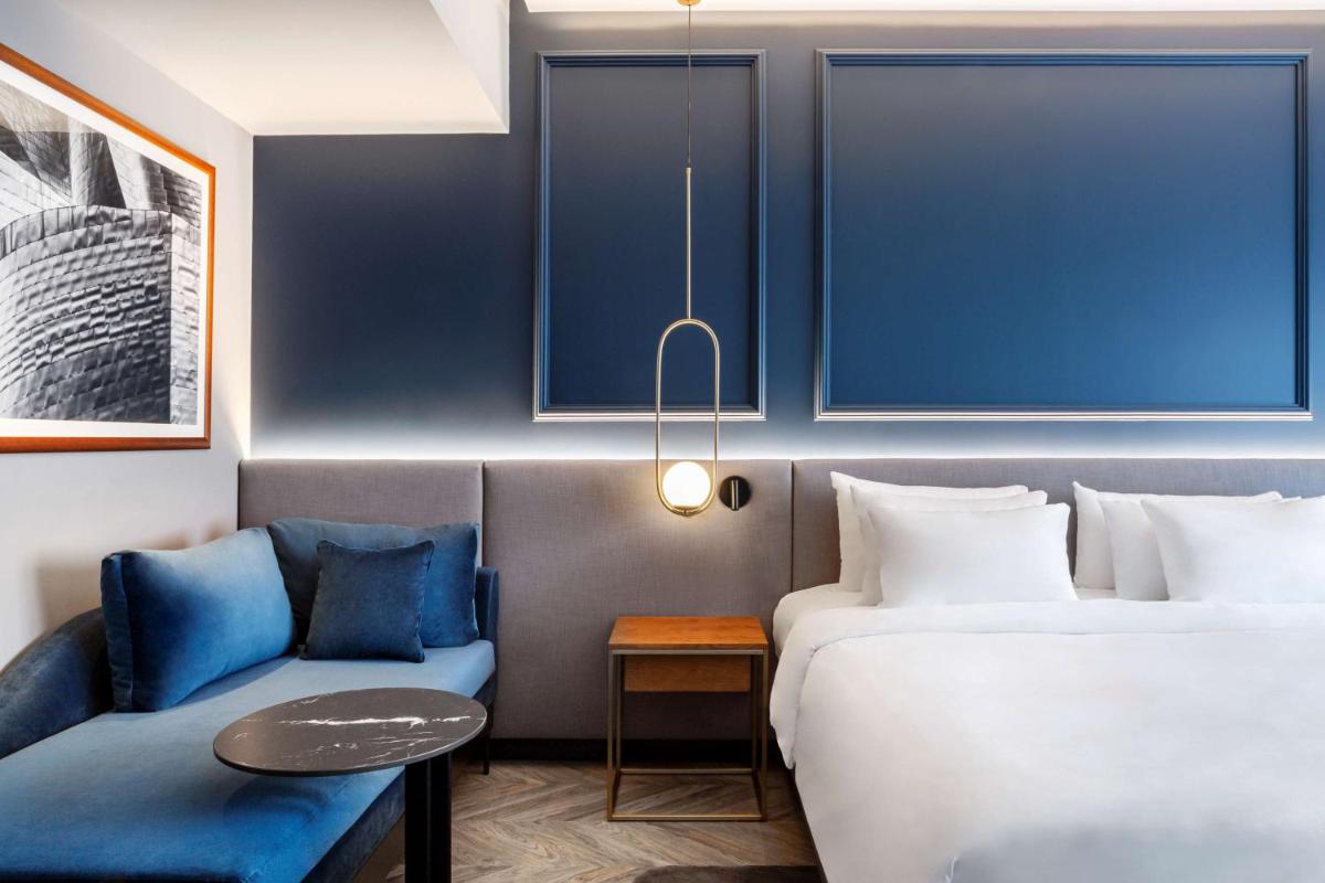Cama o camas de una habitación en Radisson Collection Bilbao