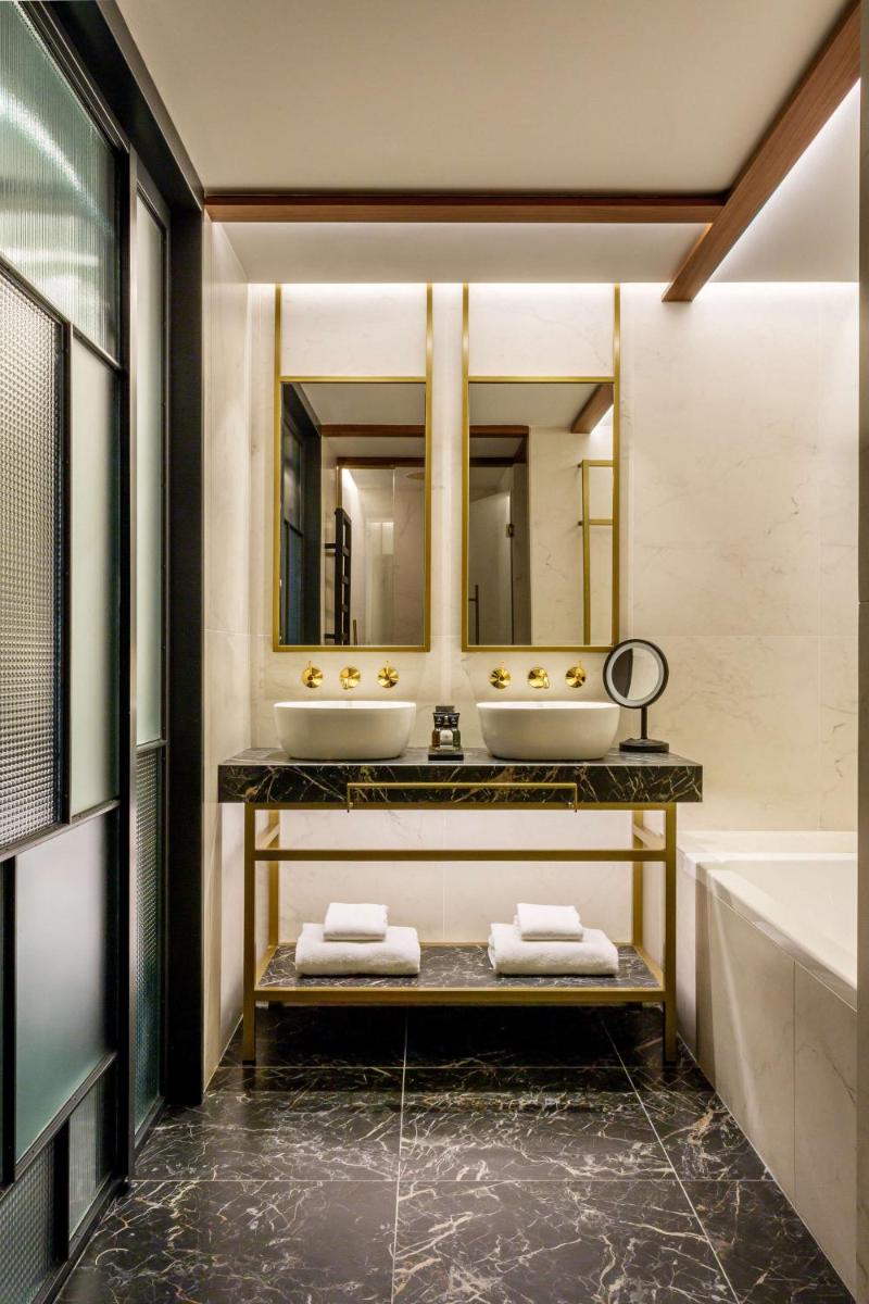 Un baño de Radisson Collection Bilbao