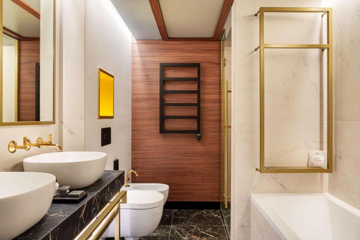 Un baño de Radisson Collection Bilbao