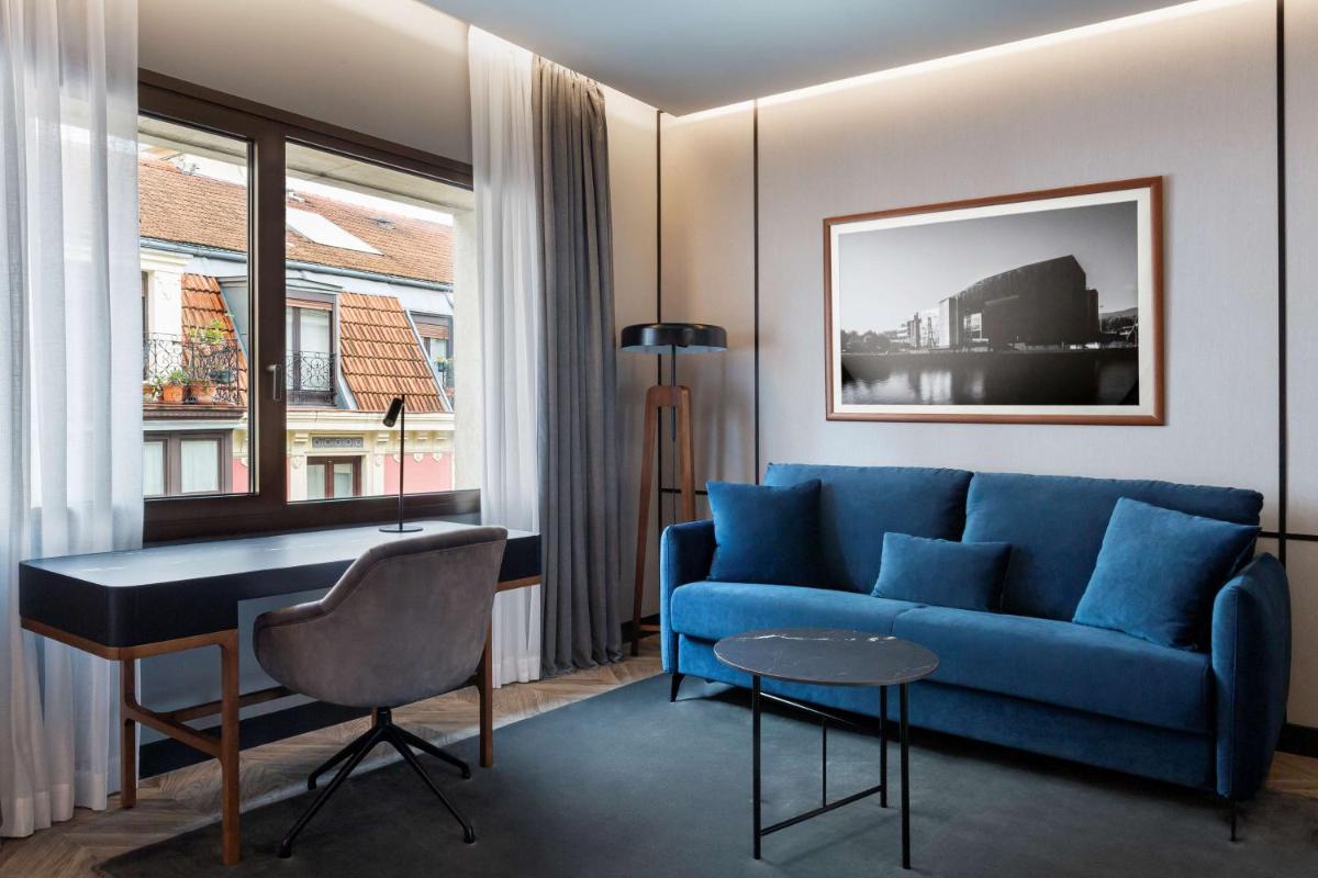 Zona de estar de Radisson Collection Bilbao