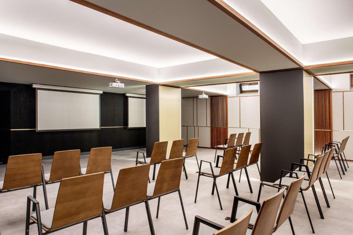 Zona business o sala de conferencias en Radisson Collection Bilbao