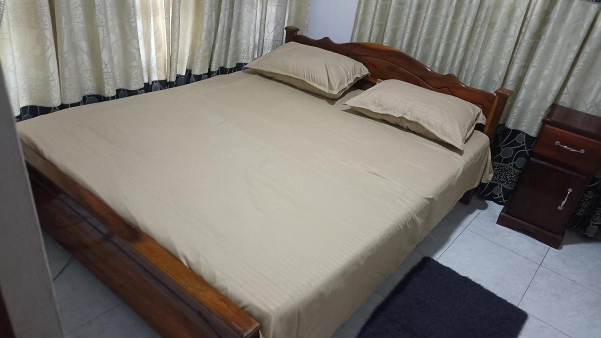 Family Holiday Inn - Housity