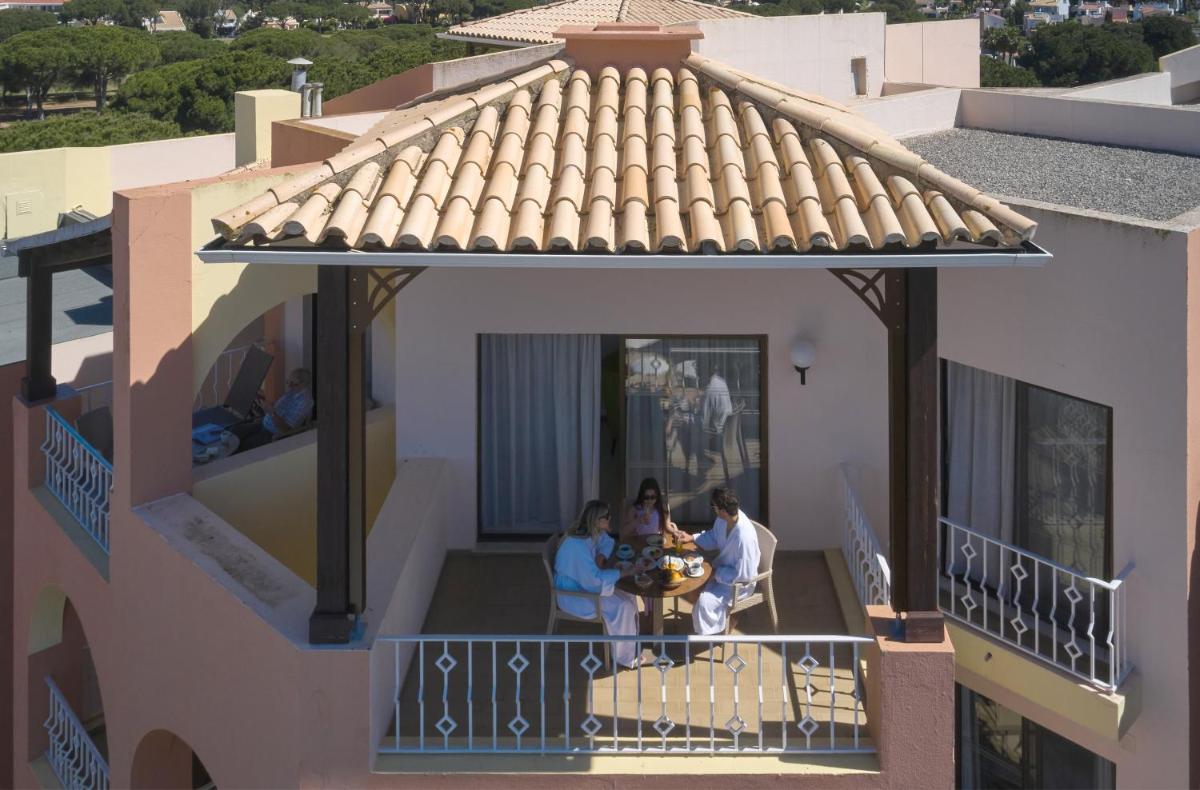 Os clientes hospedados em Four Seasons Vilamoura