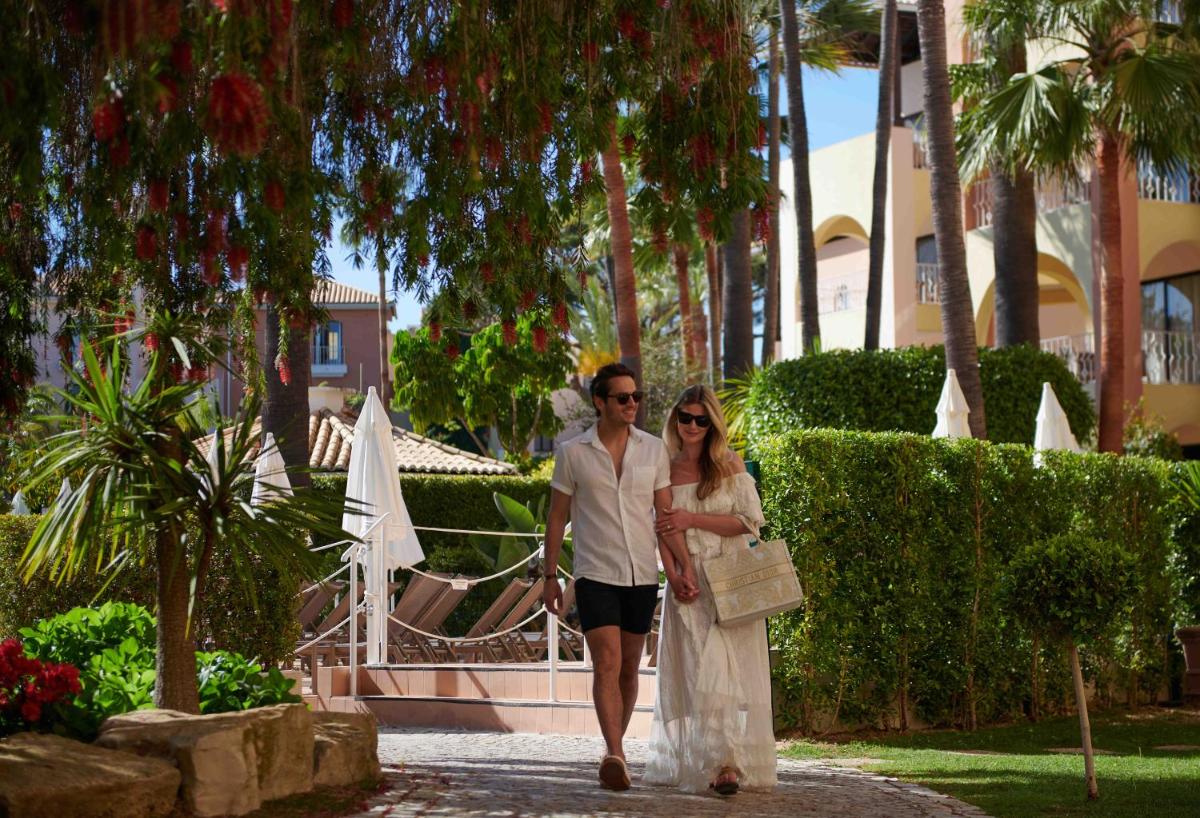 Os clientes hospedados em Four Seasons Vilamoura