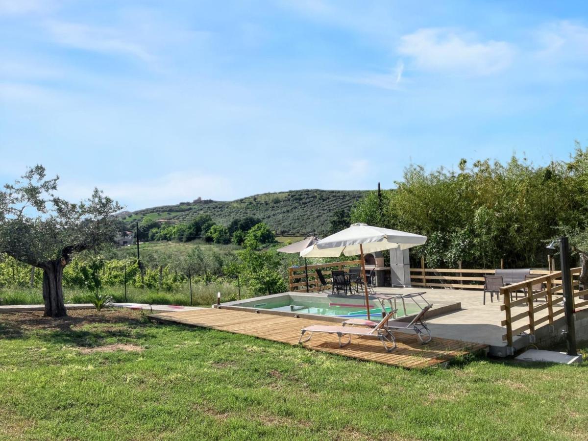 Charming House in Collecorvino with Private Pool - Housity