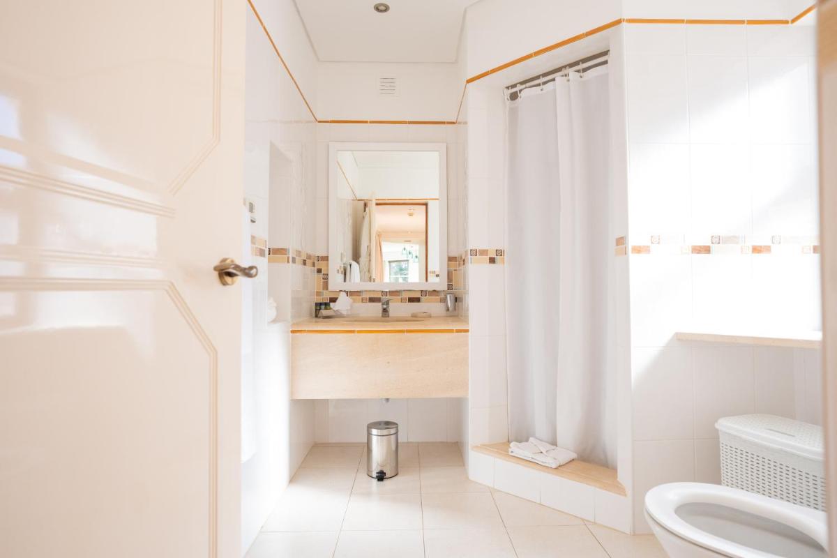 Uma casa de banho em Four Seasons Vilamoura