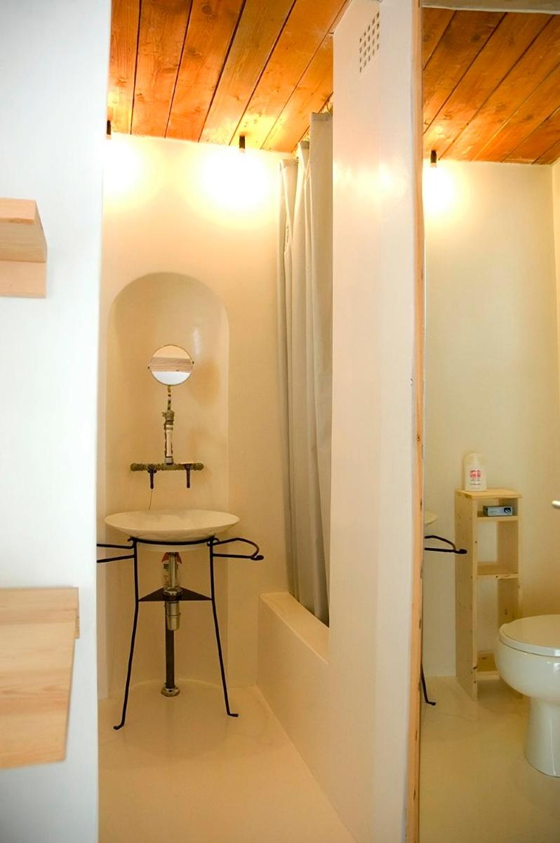 BORGO PETELIA, Casa Fazio, Antica piccola casa con loggia e scala esterna - Housity