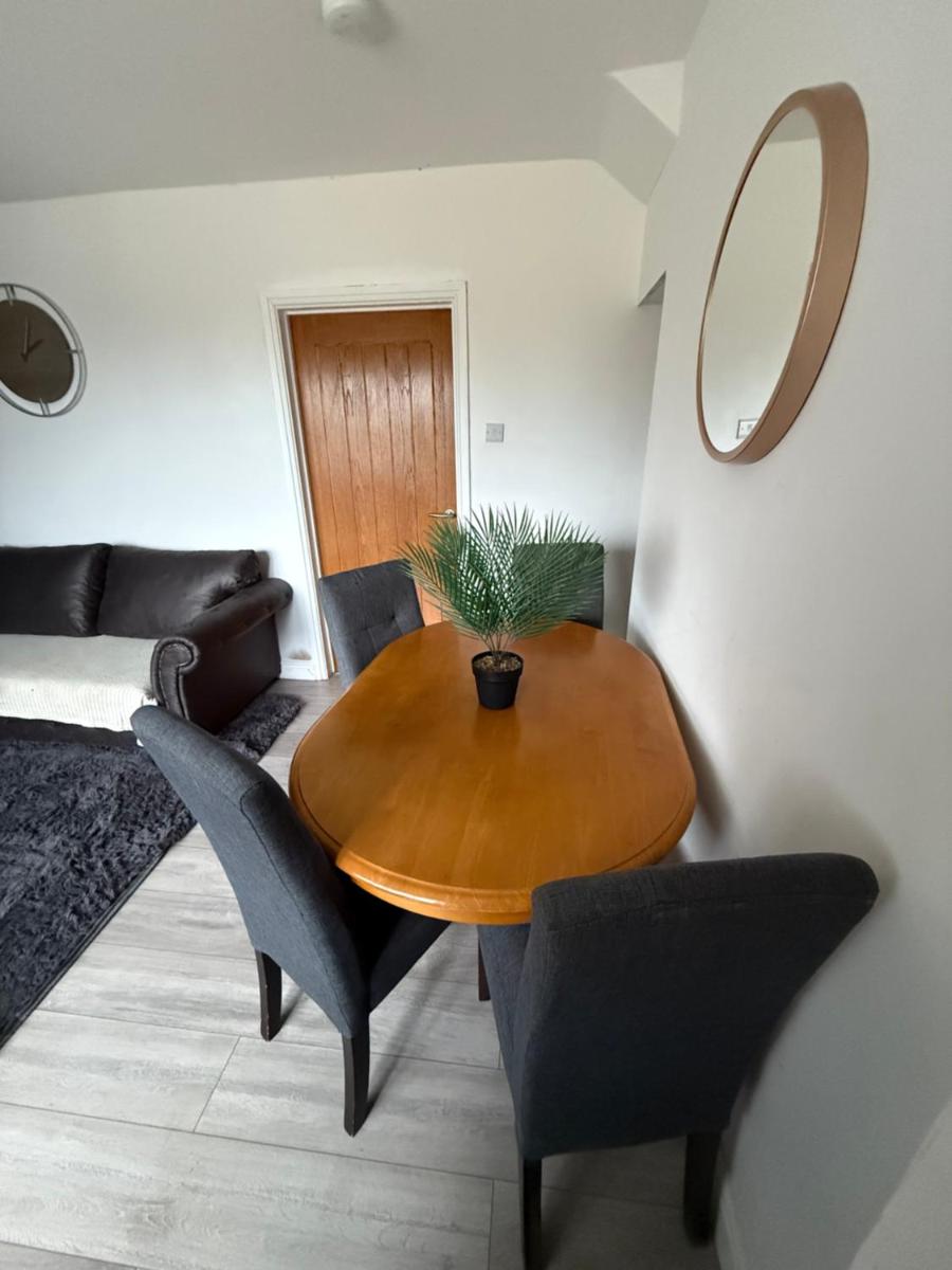 Cosy, Modern Home Near BHX, NEC and City Centre - Housity