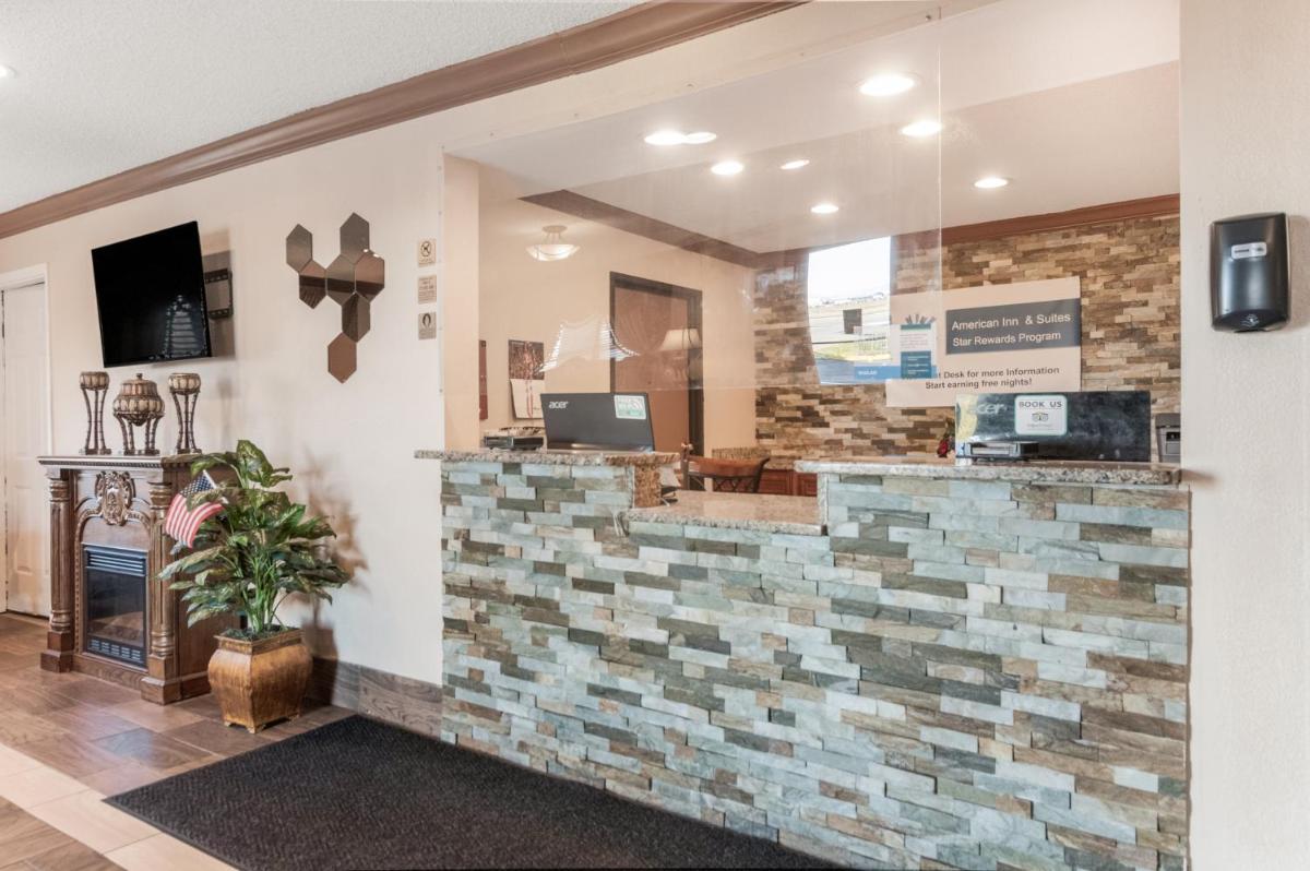 American Inn & Suites Metro Airport - Housity