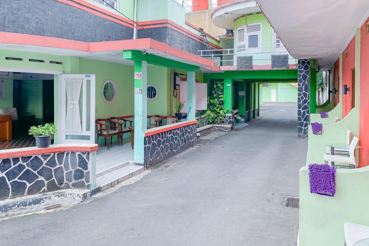 Urbanview Hotel Syariah near UPI Sumedang - Housity