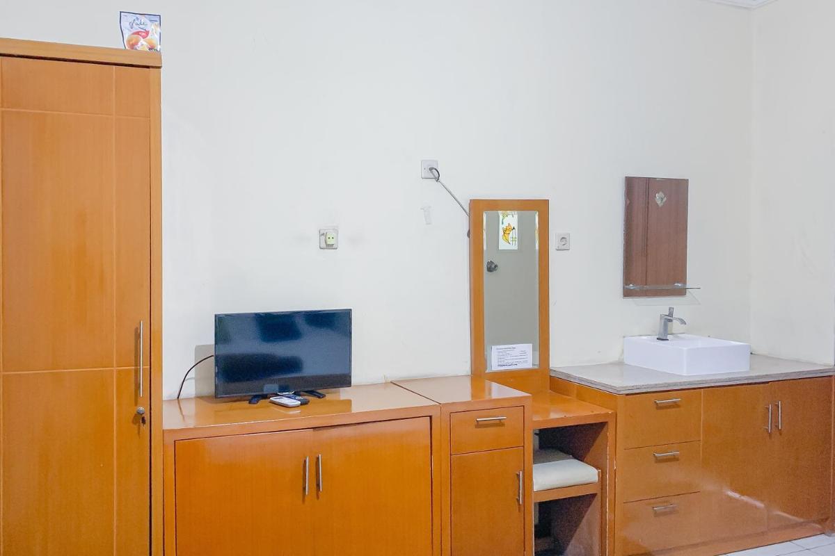 Urbanview Hotel Syariah near UPI Sumedang - Housity