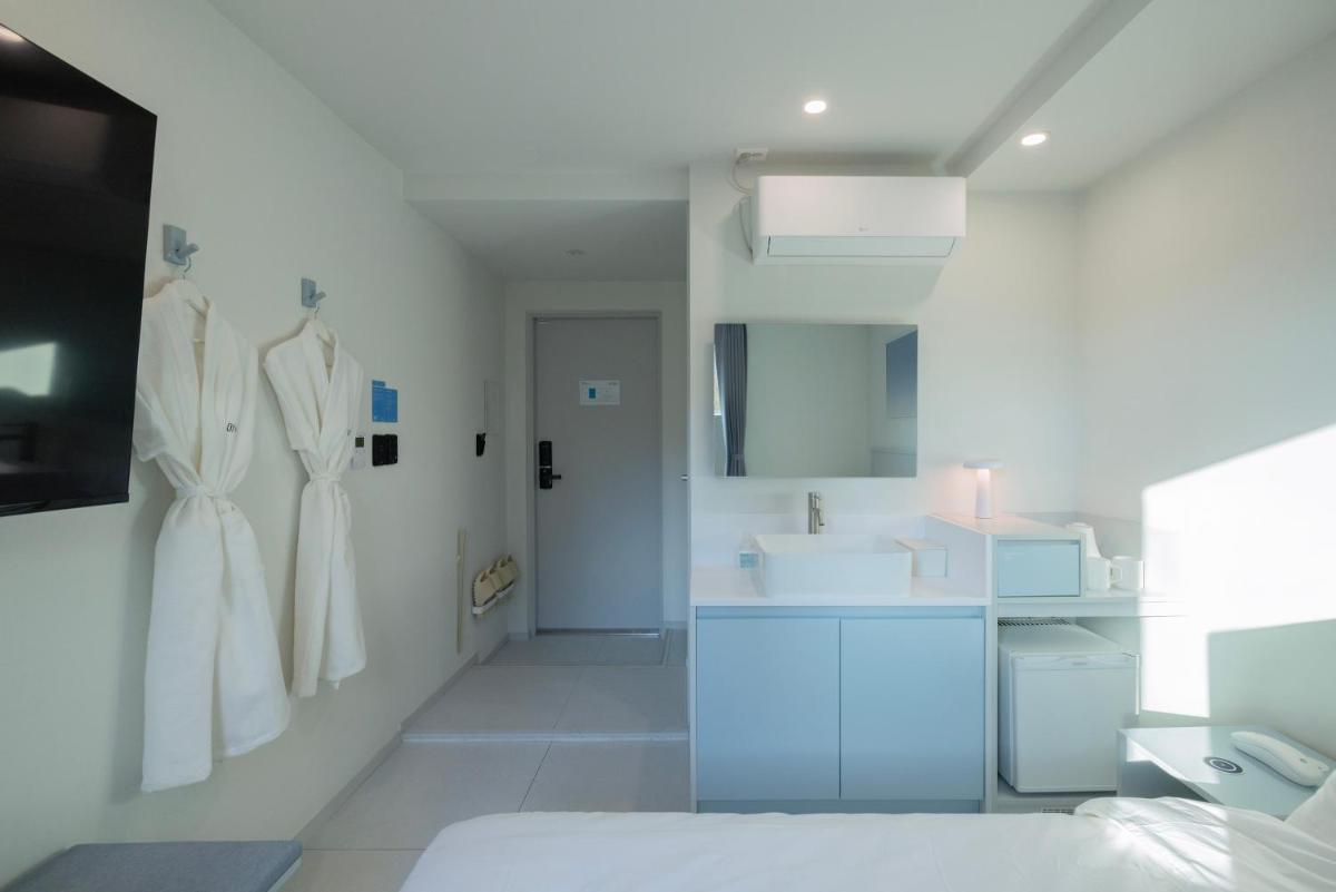 Anook Air Hotel Gaebong - Housity