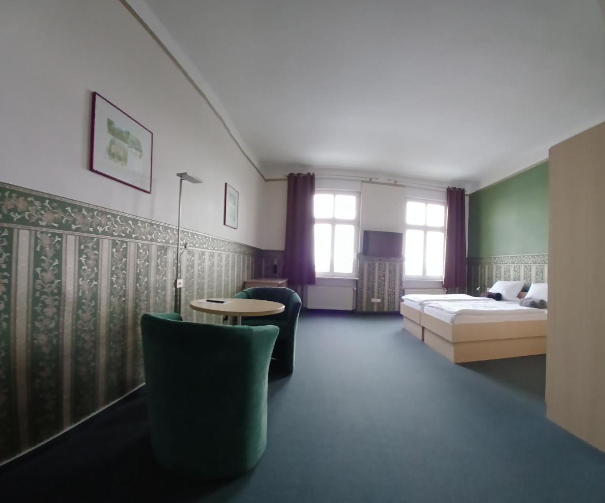 Pension Hotel Zum Engel - Housity