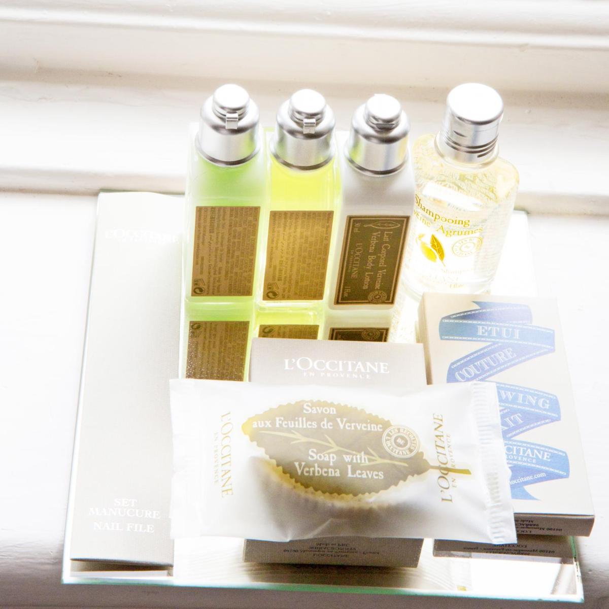 Manor by the Lake - Housity