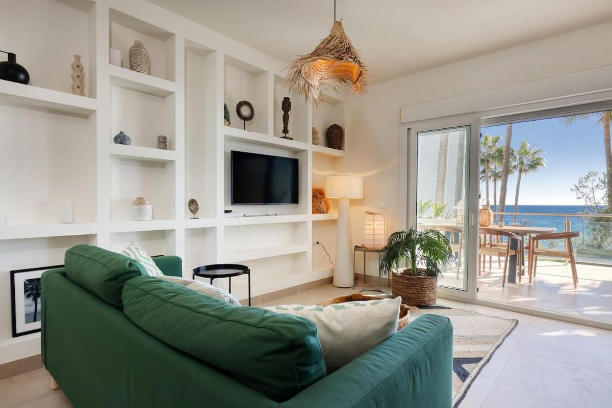 Apartment Diez in Estepona spacious balcony and sea view - Housity