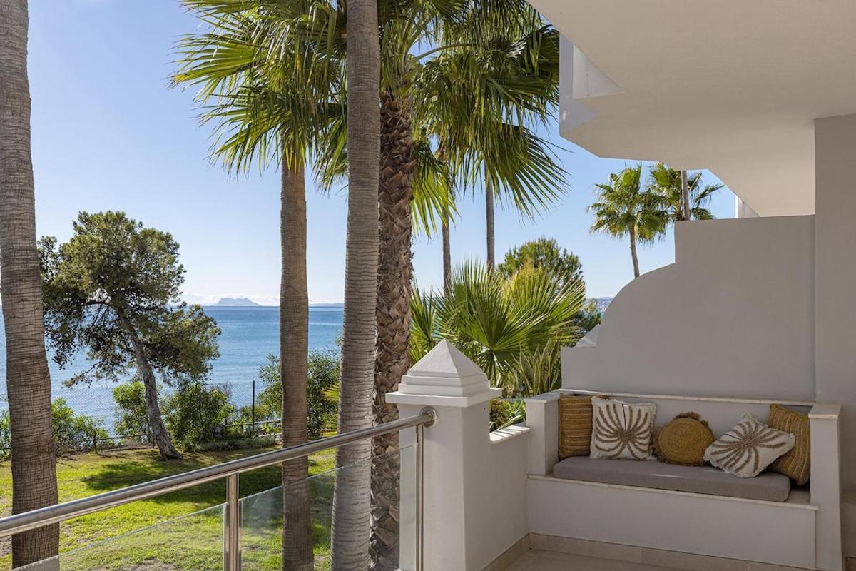 Apartment Diez in Estepona spacious balcony and sea view - Housity