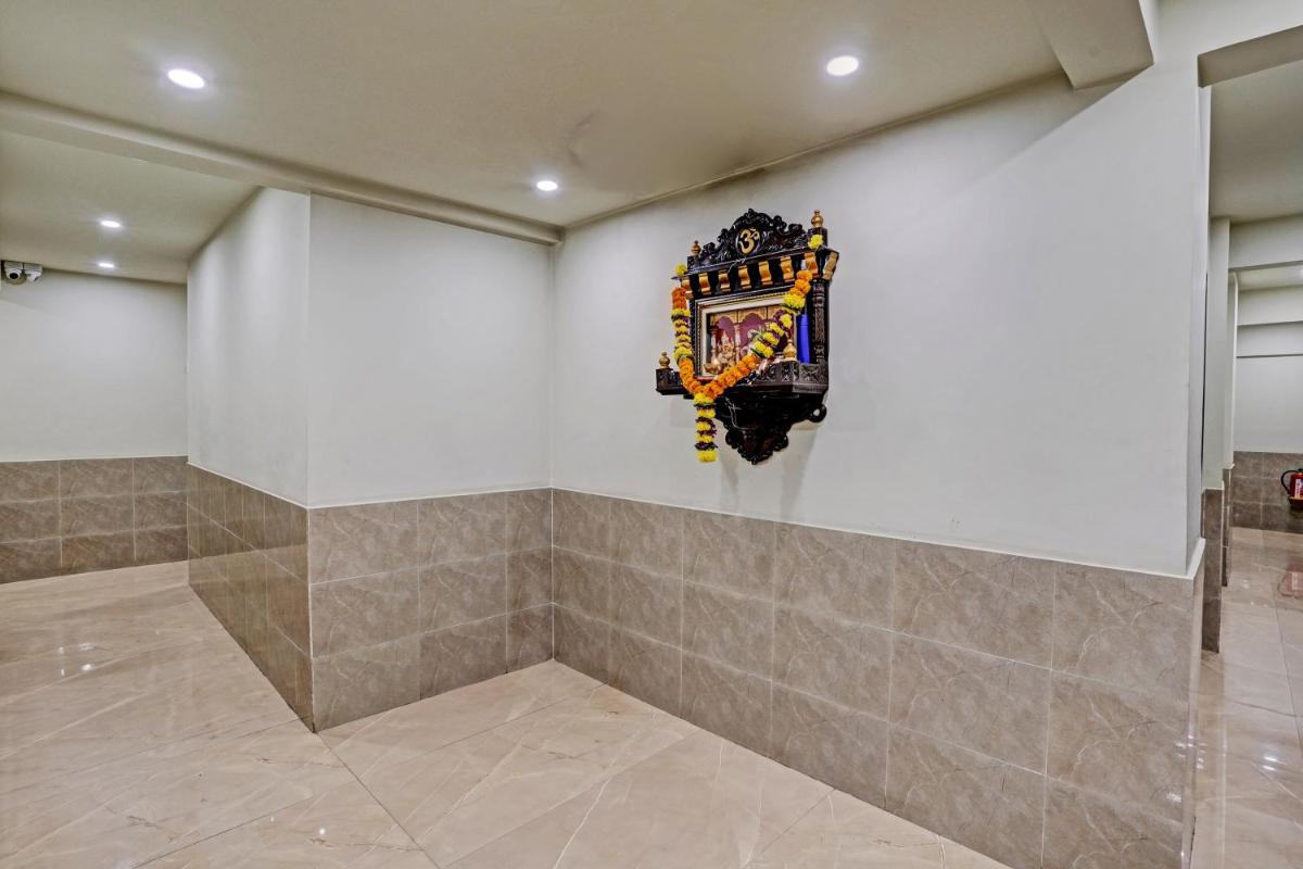 Hotel O Meet Point Guest House - Housity
