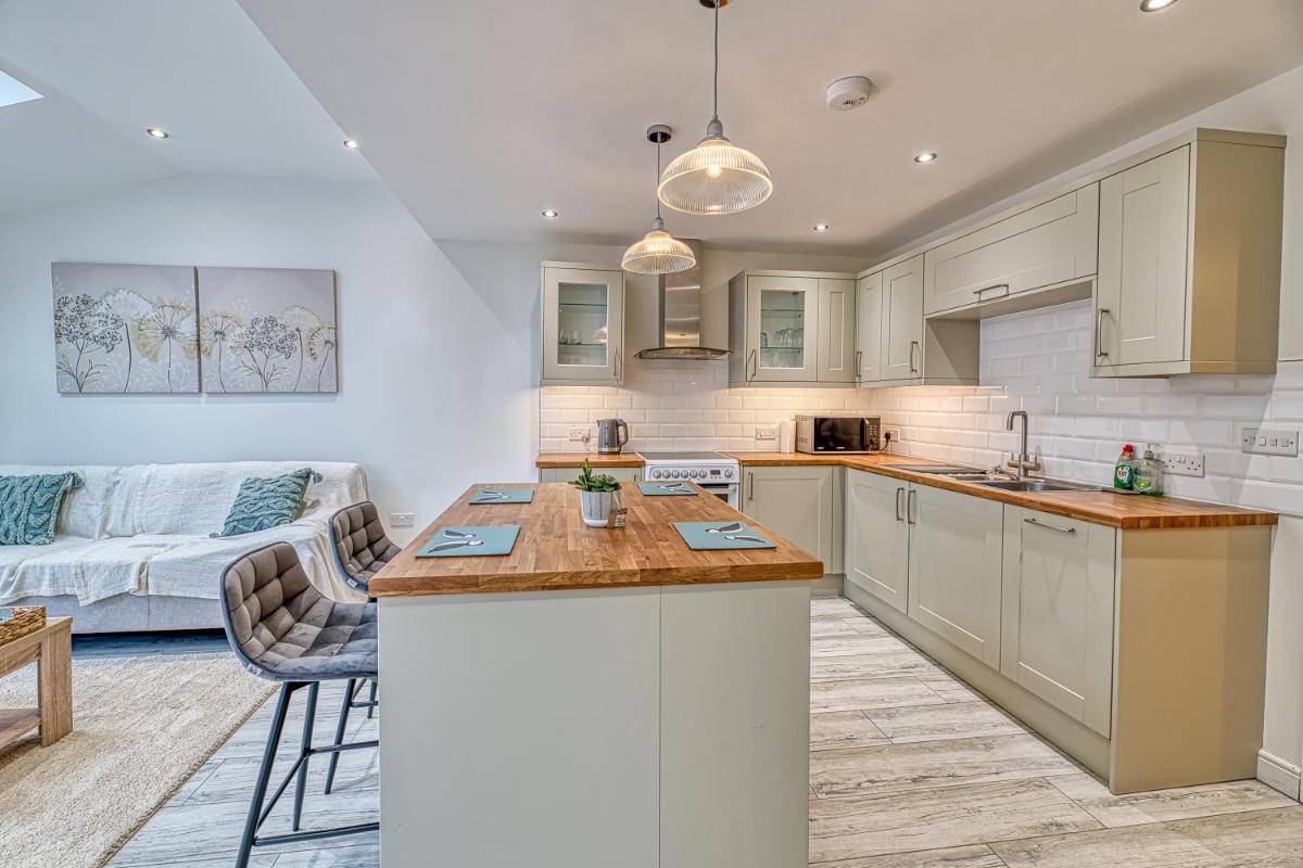 Spacious One Bedroom in Guilden Sutton by Guestz - Housity
