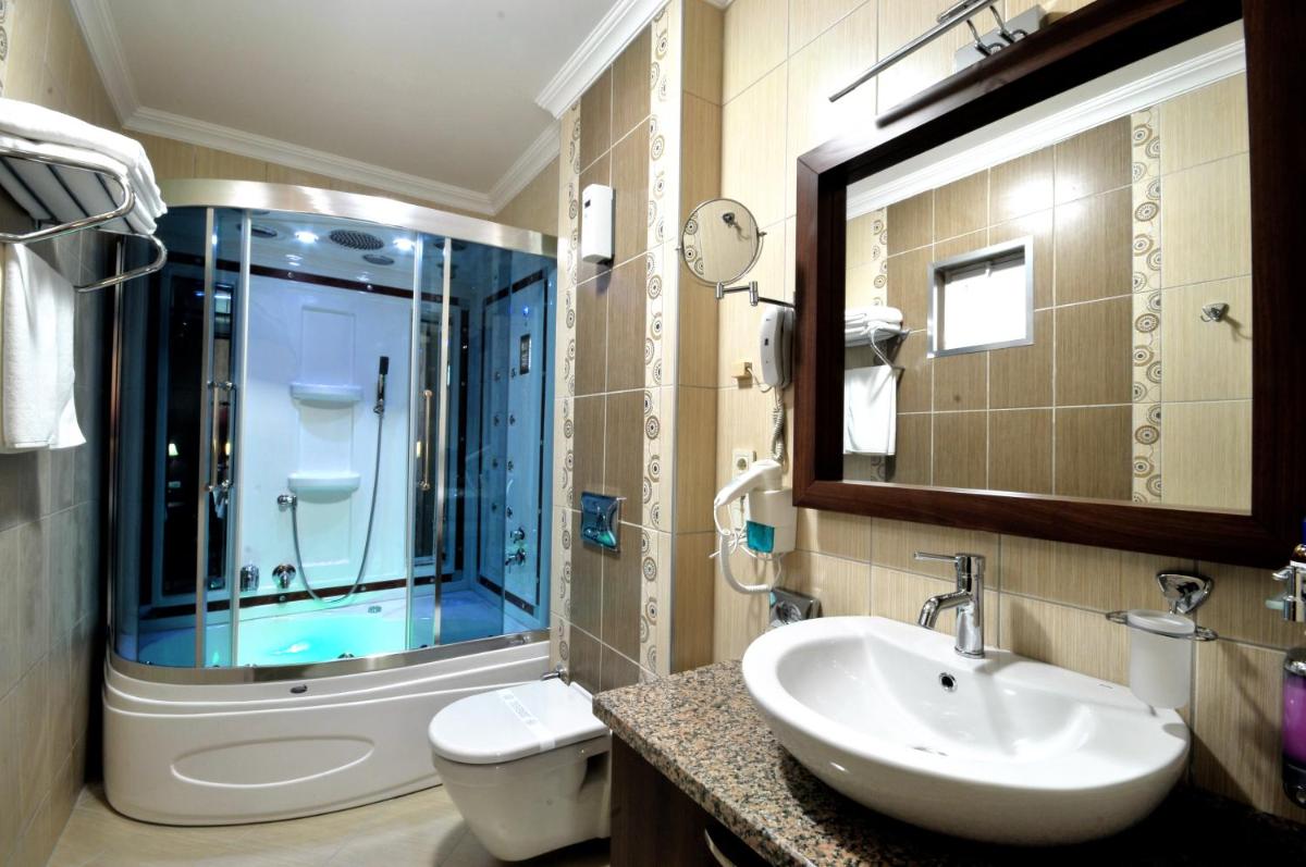 Rhiss Hotel Bostanci - Housity