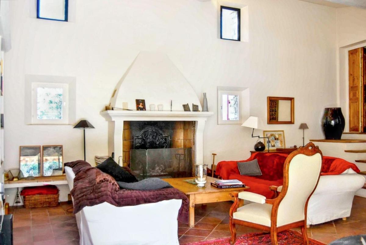 Villa élégante avec piscine privée à Ansouis, vues montagne - Housity