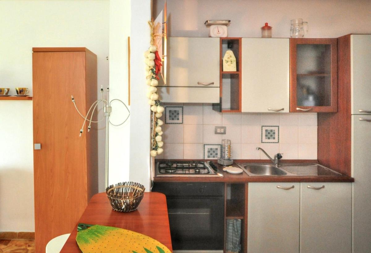 Seaside Apartment in Maiori 50 m² with Sea View Balcony - Housity