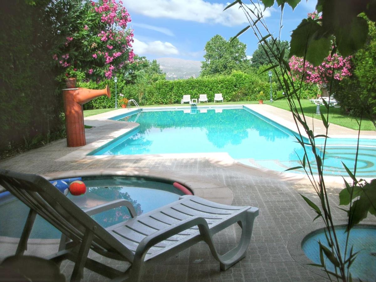 Comfortable house with mountain view and shared pool - Housity