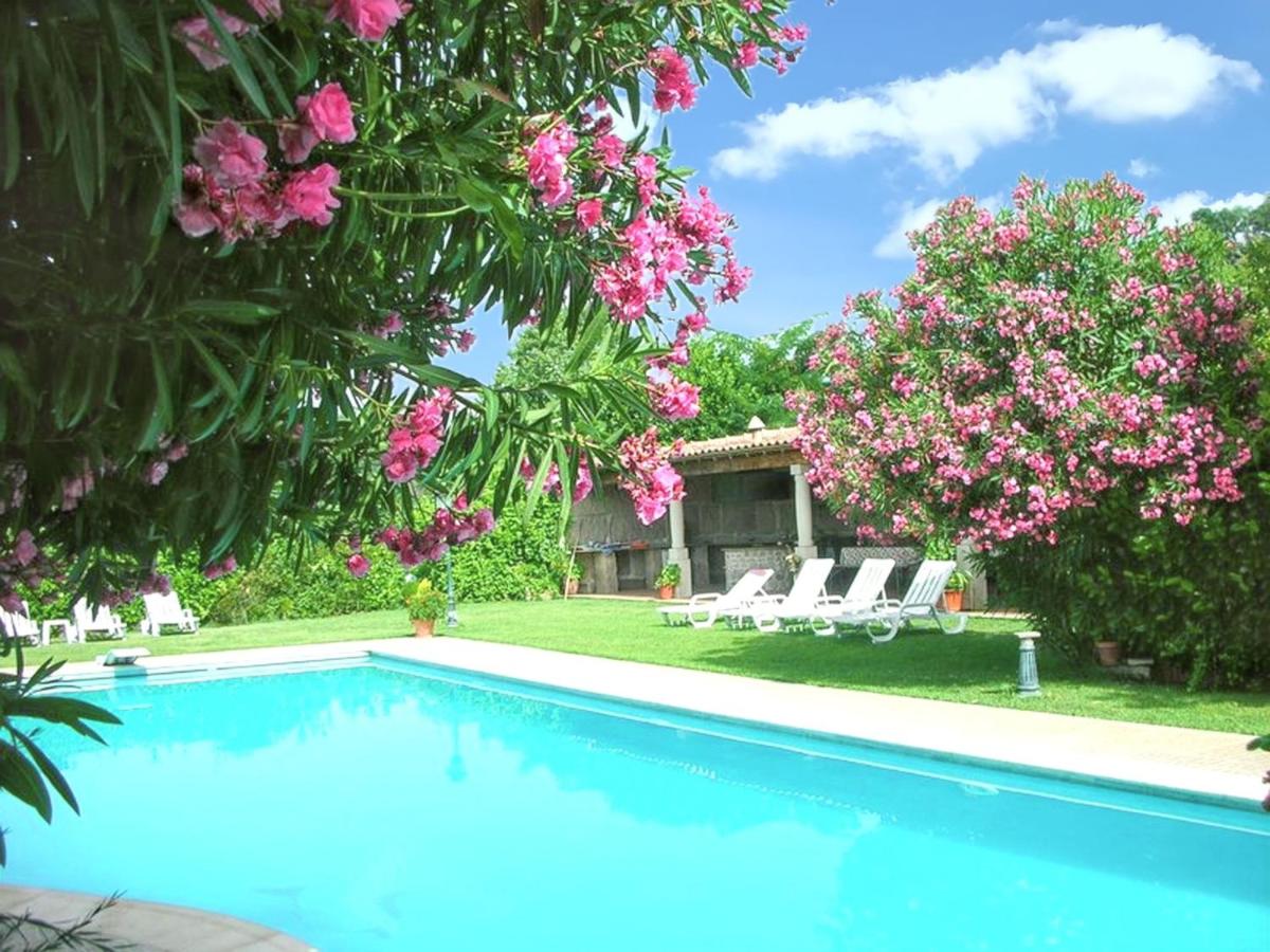 Comfortable house with mountain view and shared pool - Housity