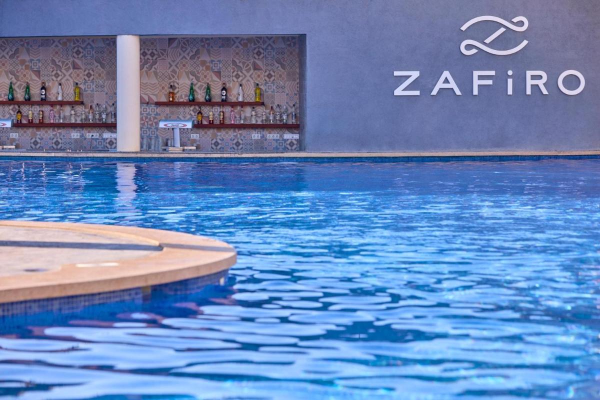 Piscina en o cerca de Zafiro Palmanova