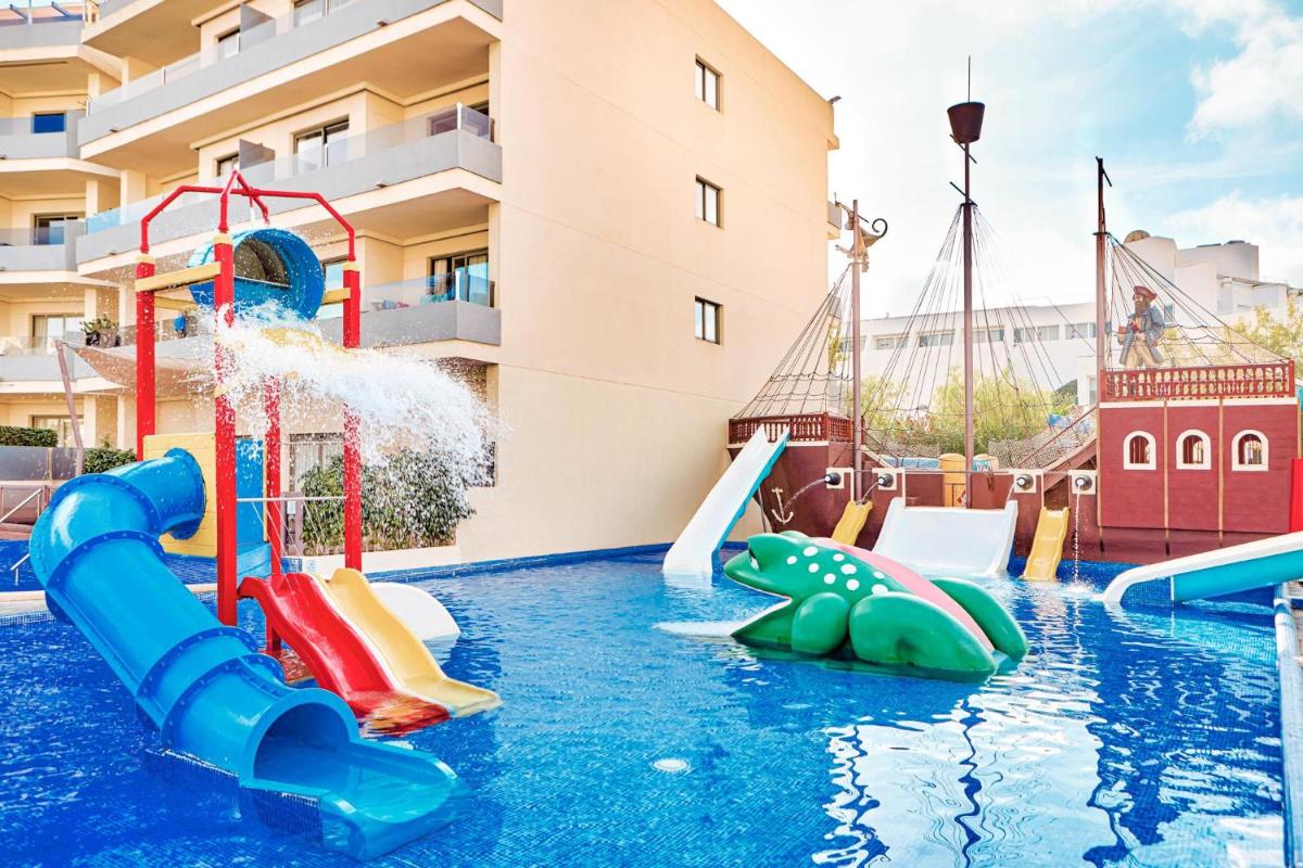 Piscina en o cerca de Zafiro Palmanova