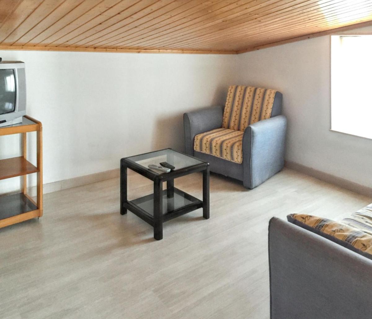 Spacious Apartment Facing the Sea - Laxe - 75 m² - Terrace - Housity