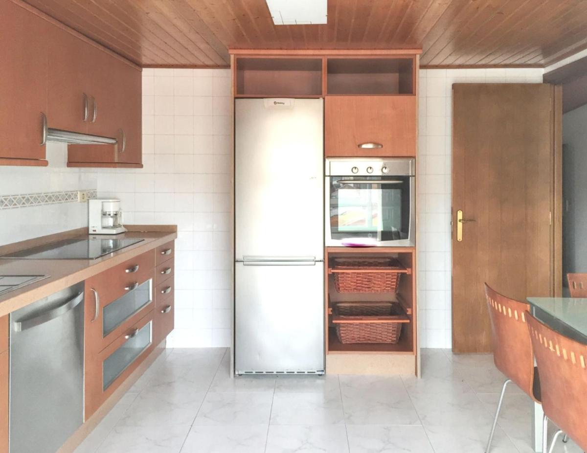 Spacious Apartment Facing the Sea - Laxe - 75 m² - Terrace - Housity